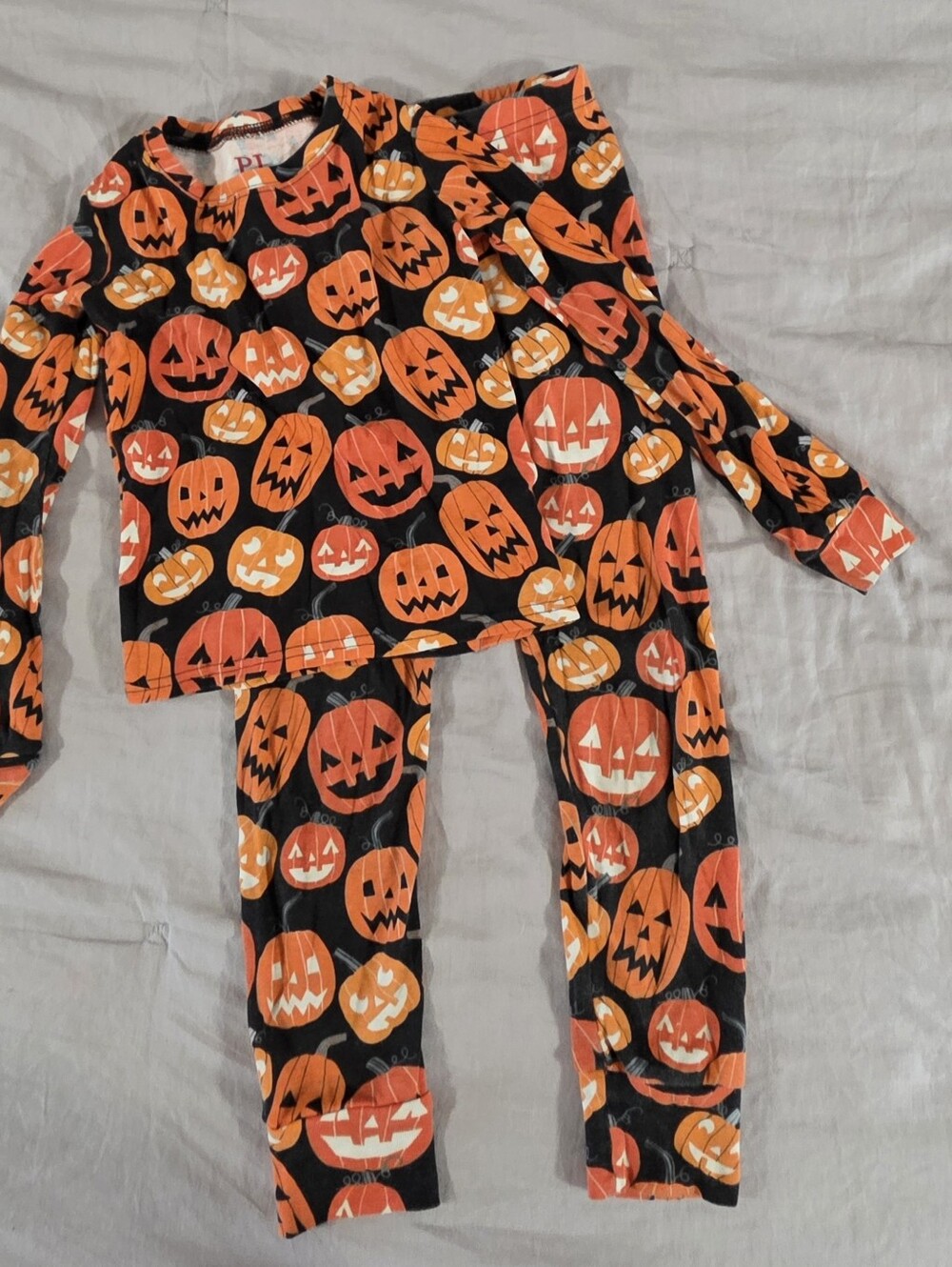 PJ Place Kids Halloween Pumpkin Glow in the Dark Pajamas Long Sleeve 2 pieces 6